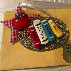 APPLE FOR THE FAVORITE TEACHER HAS BOOKS CUTE BOOK